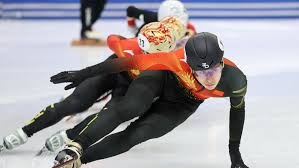 十三水里的“终极反杀”：头道 A 对子、中道葫芦、底道金花的完美分配。（十三水的终极逆转：头道A对、中道葫芦、尾道金花的最佳摆法）