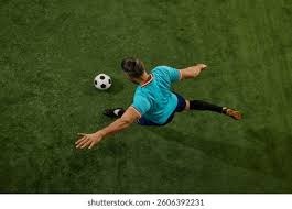 邮报：前裁判库特量刑延期，此前他曾承认制作儿童不良影像