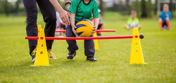 德天空：桑德兰、狼队有意瑞尔森；该球员一直想去英超踢球